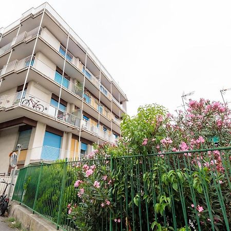 Modern Flat 250 Mt From The Sea - Albissola Marina Exterior foto